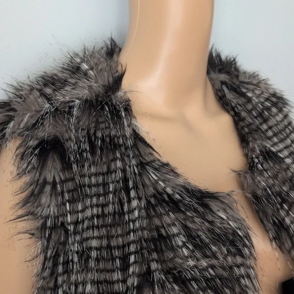MBLM Torrid Gray & Black Striped Shaggy Faux Fur Vest - Plus Size 0 (L/XL) - Picture 7 of 14